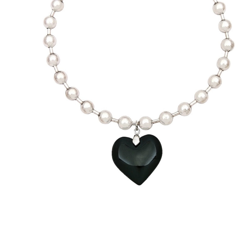 Black heart necklace  🖤 🖤🖤